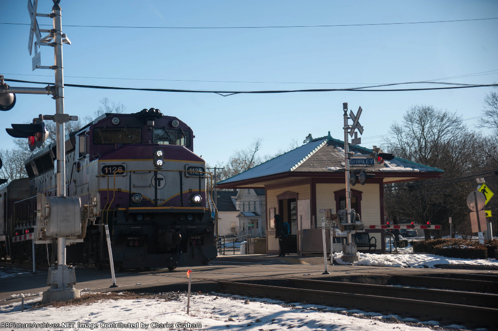 MBTA 1126 stopping